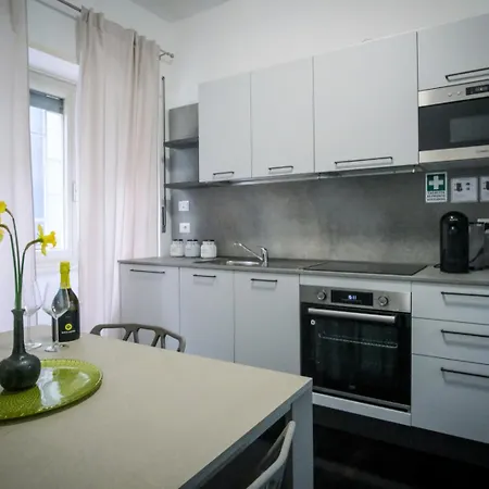 Marconi Apartament *