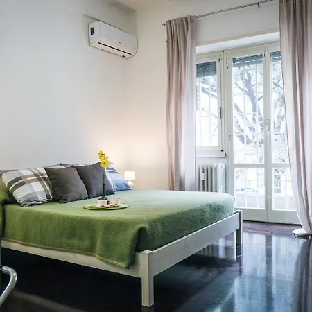 Marconi Apartament *